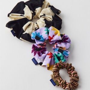NWOT BAGGU Deadstock Scrunchie Set